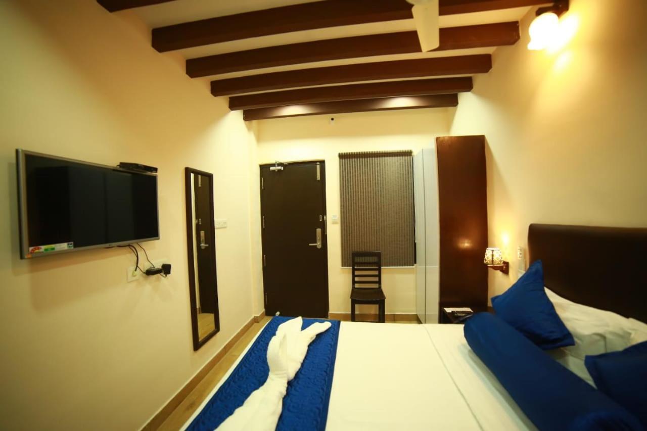 Sapphire Inn Ποντισερί Εξωτερικό φωτογραφία
