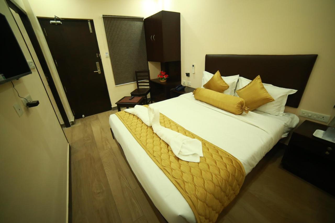 Sapphire Inn Ποντισερί Εξωτερικό φωτογραφία